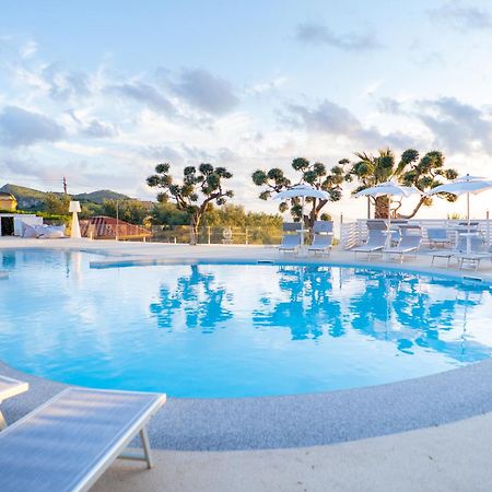 Hotel & Spa Relais Freedom Club มัสซาลูเบรนเซ ภายนอก รูปภาพ
