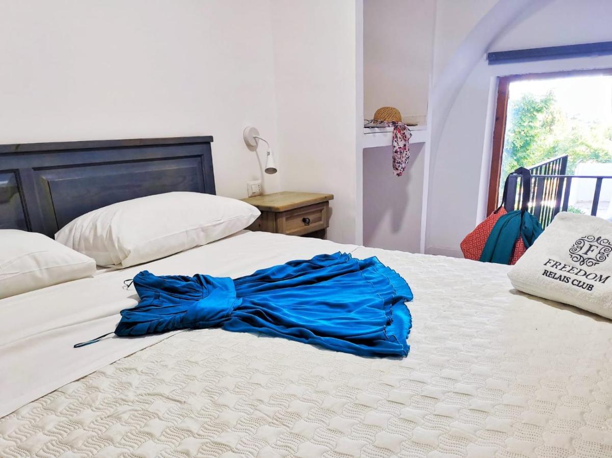 Hotel & Spa Relais Freedom Club มัสซาลูเบรนเซ ภายนอก รูปภาพ